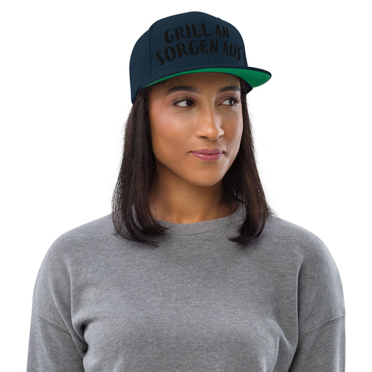 Snapback-Cap "Grill An - Sorgen Aus"
